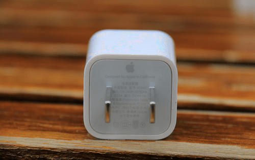 原创苹果新款30w充电器上市iphone12或许支持30w快充