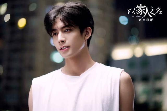 家人|原创车祸、三角恋、闺蜜反目，《以家人之名》从人间温暖变成人间狗血