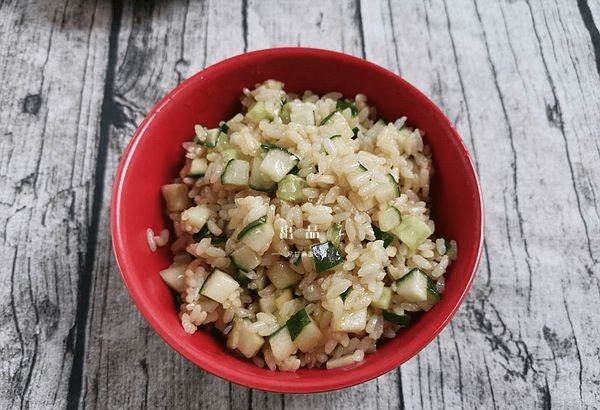 米饭怎么炒好吃不放鸡蛋 408ac03948ed4ba69fca3ad7cff5355e.png