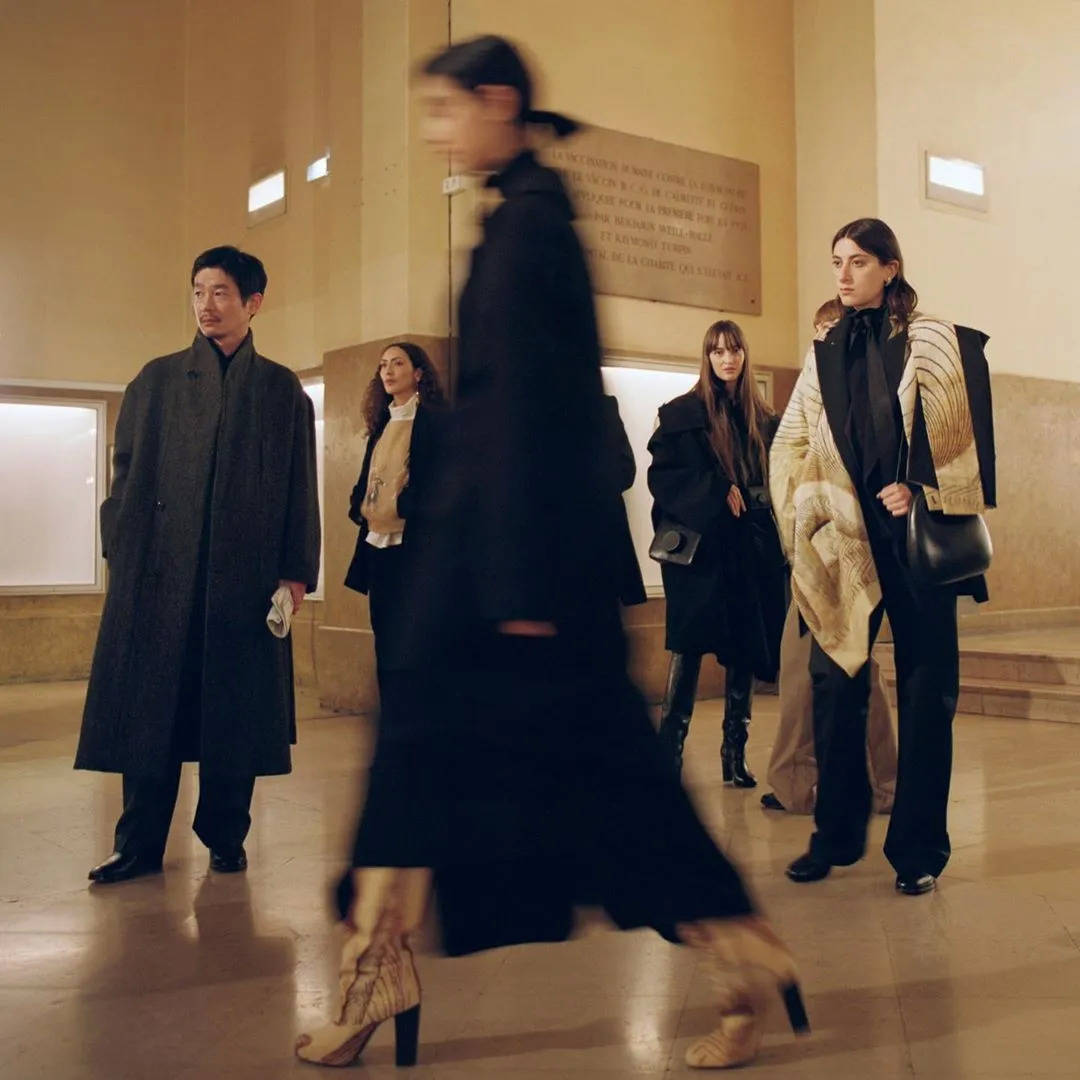 衣橱|世界上所有女生，都需要一个「Lemaire衣橱」