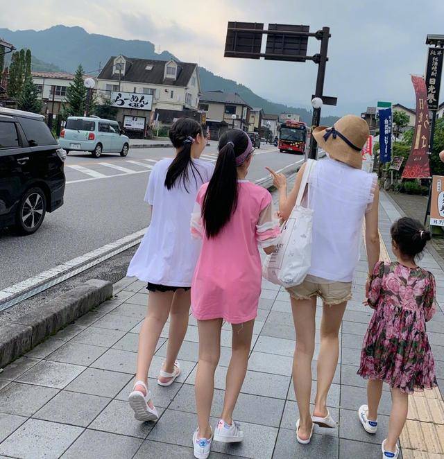 马伊琍自曝被女儿催恋爱,择偶条件都很细致