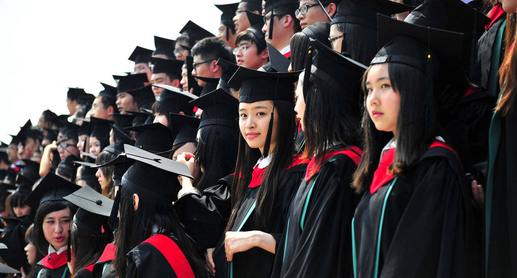 孩子上大学期间,家长应该做一些怎样的调整和改变?