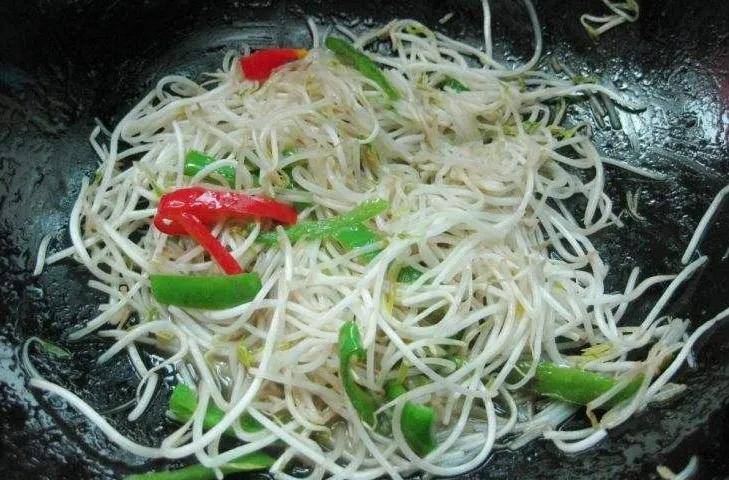炒豆芽要焯水多久 55977b6d08574dea90a96313f6bd8cba.jpeg