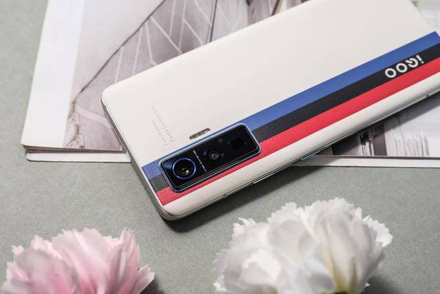 素皮|高级感扑面而来！iQOO 5 Pro设计解读，现阶段最佳