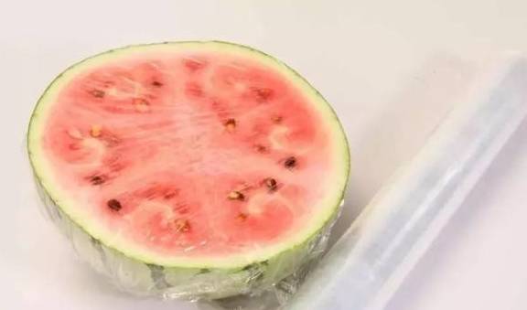 西瓜怎么保存一晚 e6c76b7f4a25442d8cdae205079149dc.jpeg