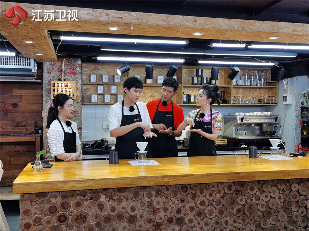 官王珏|江苏卫视《为幸福喝彩》即将开播 解锁幸福的温暖真谛