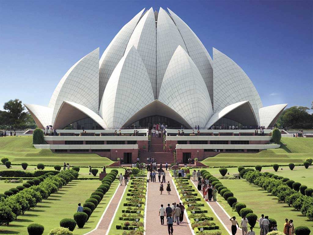 印度2020年上半年gdp_印度女孩上露天厕所(3)