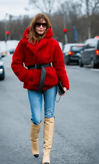 服装|女人过了45岁，少穿黑白灰！多穿这5种“颜色”，非常显气质