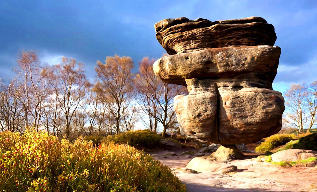 全球三块神奇的石头,挪威奇迹石英国偶像石,这块从天而降?