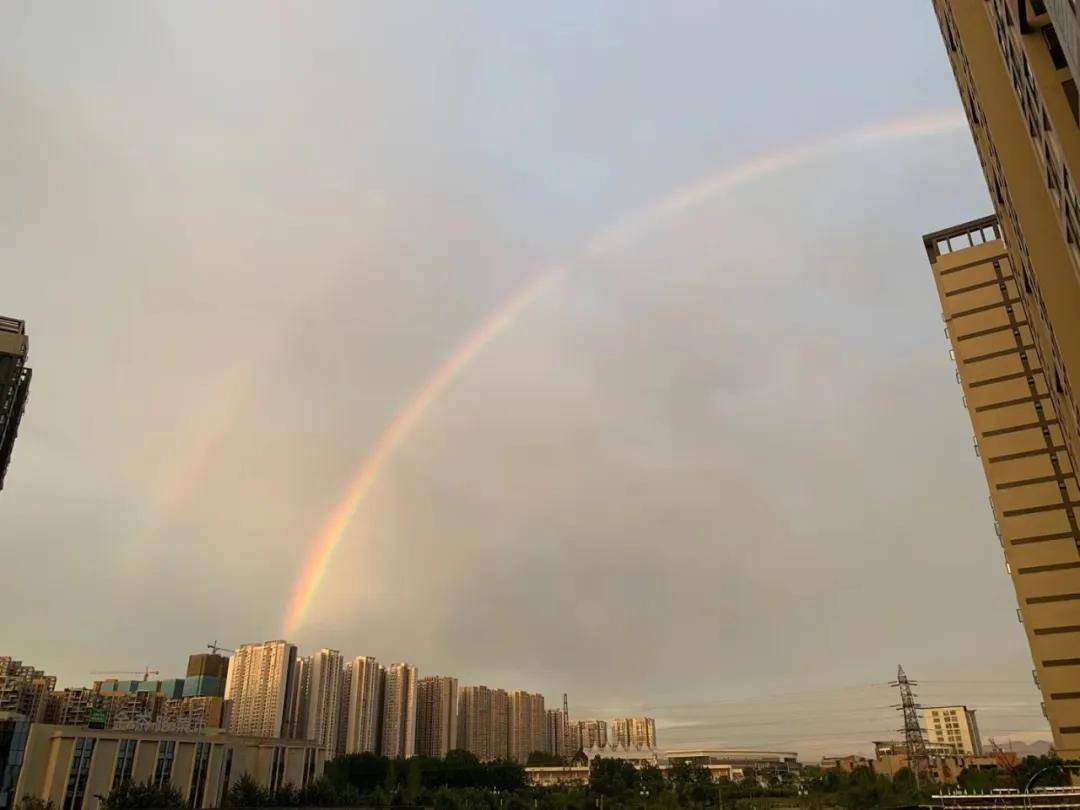 女友|“暗恋3年的男生，昨天向我告白了”| 朋友圈里让人乐开花的瞬间