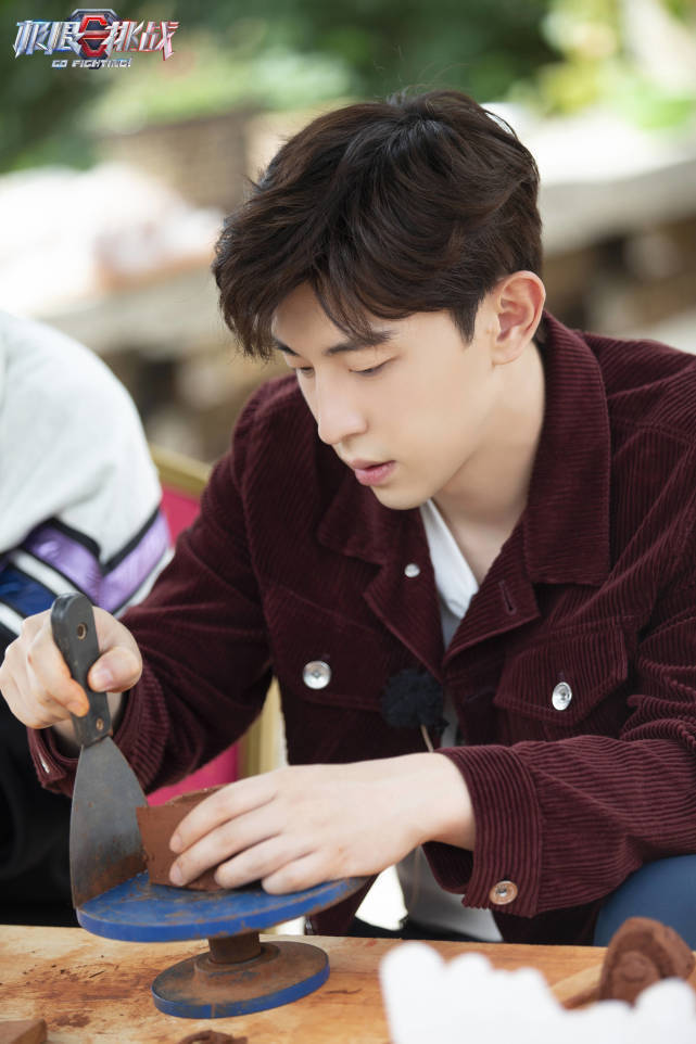 明星|原创邓伦又当了伴郎，婚礼现场被感动落泪，网友：不忘本