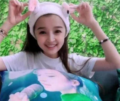 身高|如今已打拼出百万身家，像极一女明星身高仅1米3的“袖珍女孩”