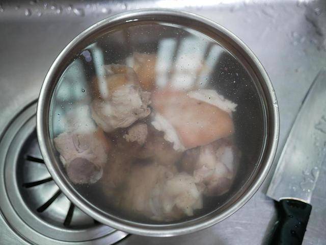猪脚怎么煲汤才有营养 889d0e67db714b12b75f8fc454d22719.jpeg