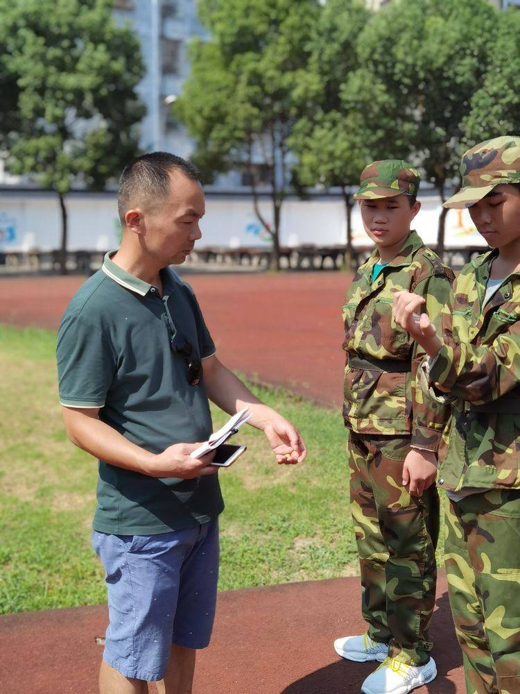 师情润|【湘乡一中军训录】DAY3 军训炼我意志，师情润我心田