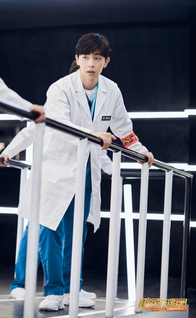 明星|原创邓伦又当了伴郎，婚礼现场被感动落泪，网友：不忘本