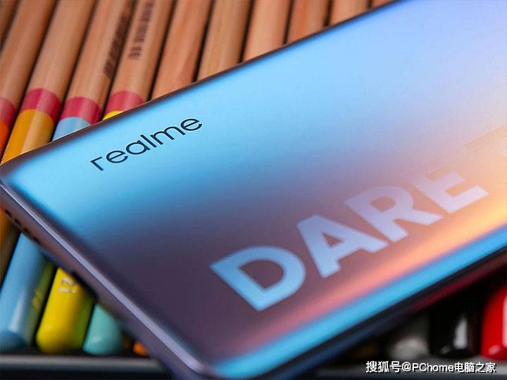 realme|潮酷设计硬核品质 闪充旗舰realme真我X7 Pro评测