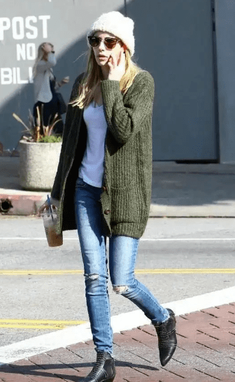 服装|女人过了45岁，少穿黑白灰！多穿这5种“颜色”，非常显气质