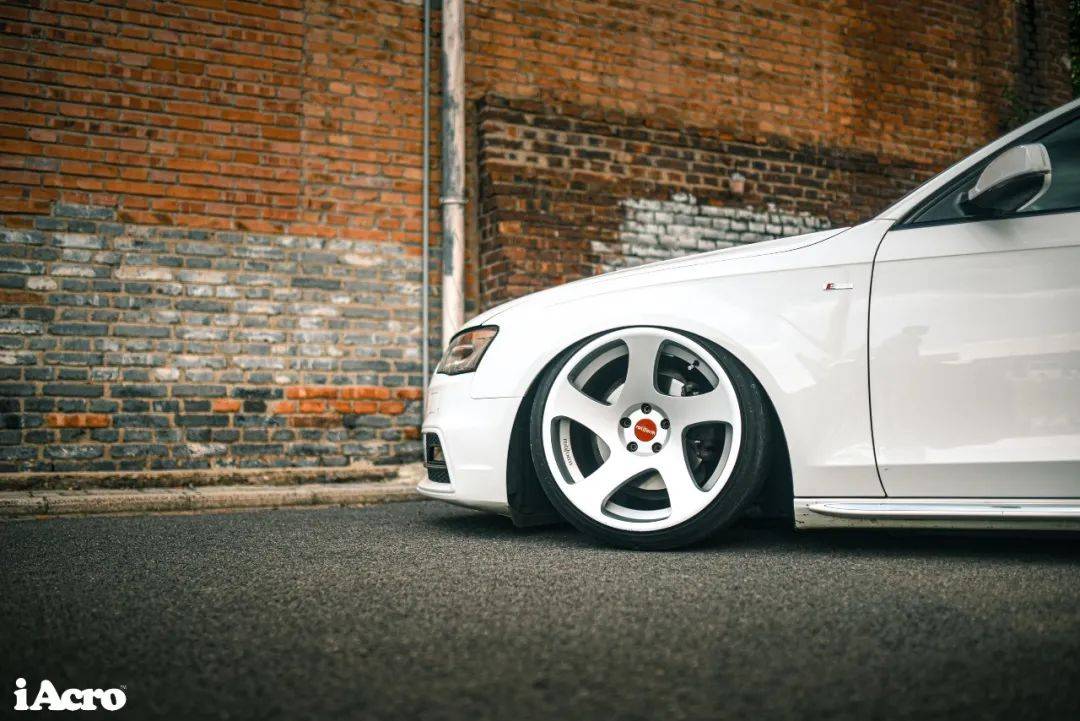 工作|iAcro设计师开什么车？