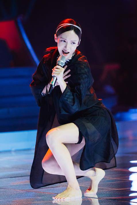 姐姐|原创金晨收粉丝超大勺子：是这辈子收过最大的礼物！