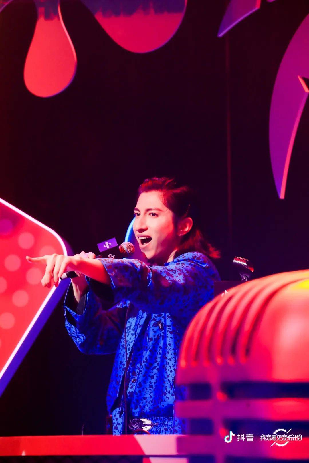 音乐现场翻唱抖音歌曲 2d335bfb647340bf9c66b9e01327e8ed.jpeg
