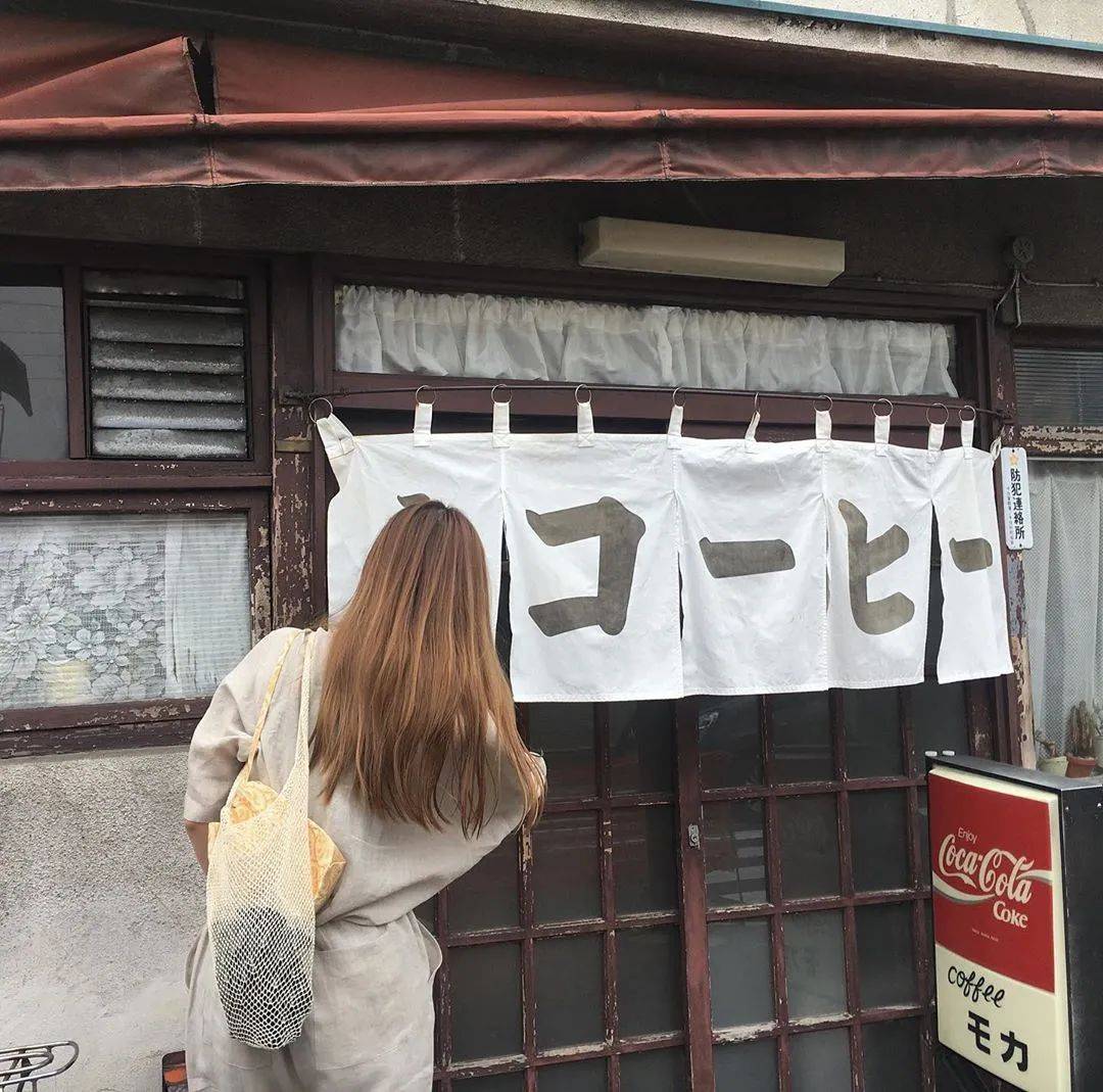 李子柒|36岁坚持不结婚，她一个人活得很漂亮。韩国“城市李子柒”独居日常走红ins