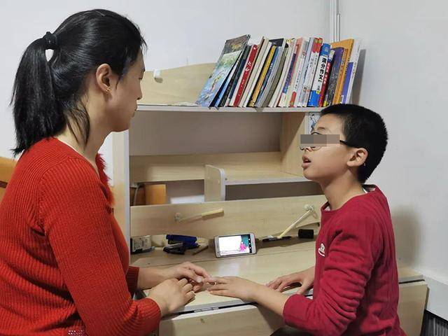 家长|当着孩子面不能做这三件事,否则会被“记恨”很久,家长要重视