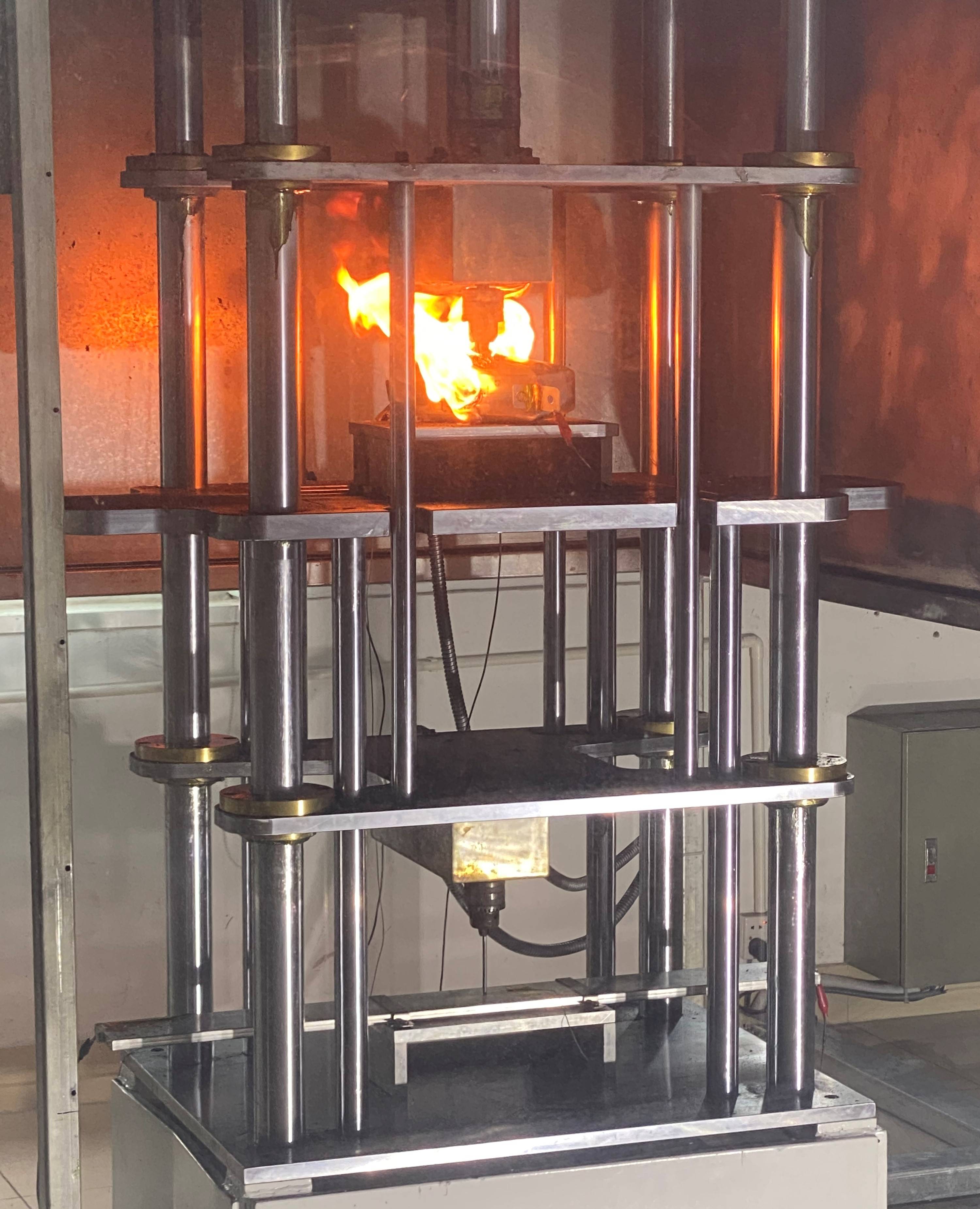 比亚迪|每次三元电车自燃，都是在给刀片电池做宣传