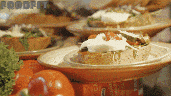 几个月会自己拿东西吃 00c240956a3f4e5ab22daf739ea340cc.gif