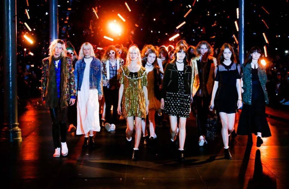 李斯丹妮|揭秘为啥李斯丹妮、蔡徐坤、权志龙穿着 Balenciaga Prada新潮流看来很高级？