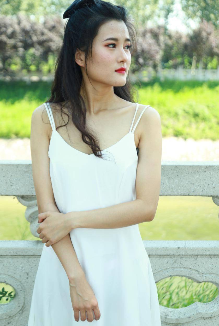 裙子|陕西瑄玥模特：白色连衣裙展示