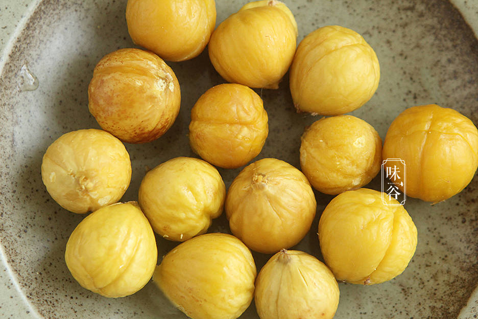 板栗怎么煮好剥壳又好吃又甜 c08eeb1e1ab743179d145d0439e0788d.jpeg