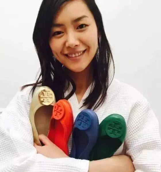 Coach|杨紫为代言Coach减重10斤?可品牌做公益也没法洗白辱华的事实...