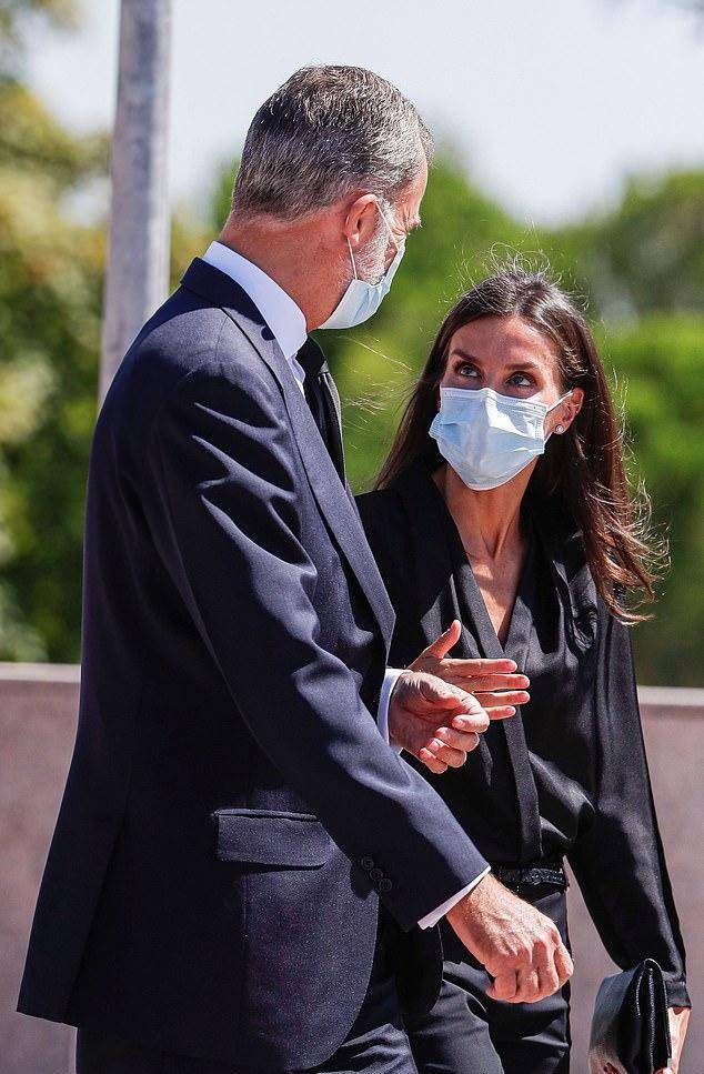 葬礼|西班牙王后穿一身黑色参加葬礼气质绝!和国王不忘眉目传情撒狗粮