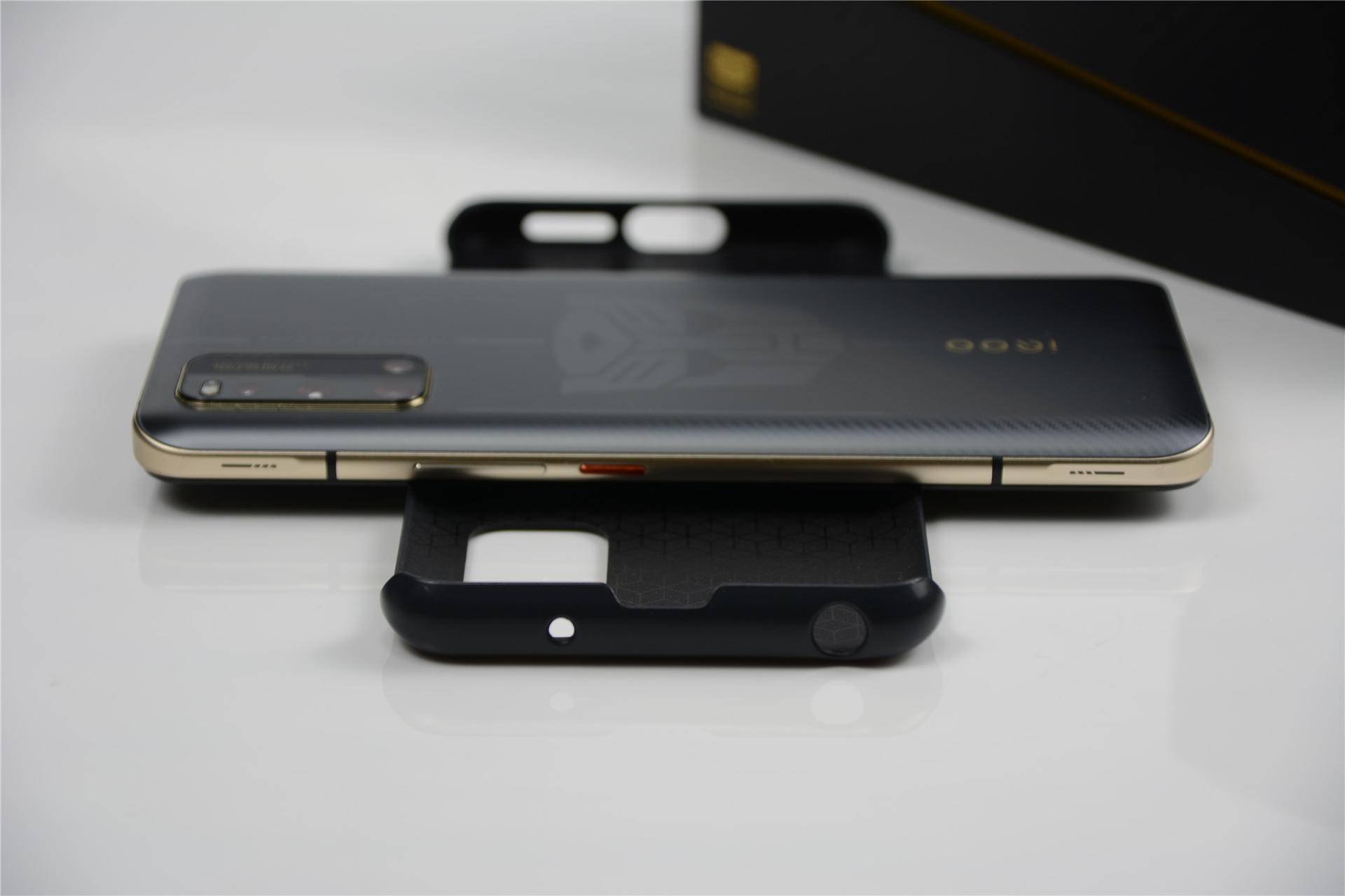 手感|iQOO 3变形金刚限量版，手感一流，要的就是这个范儿