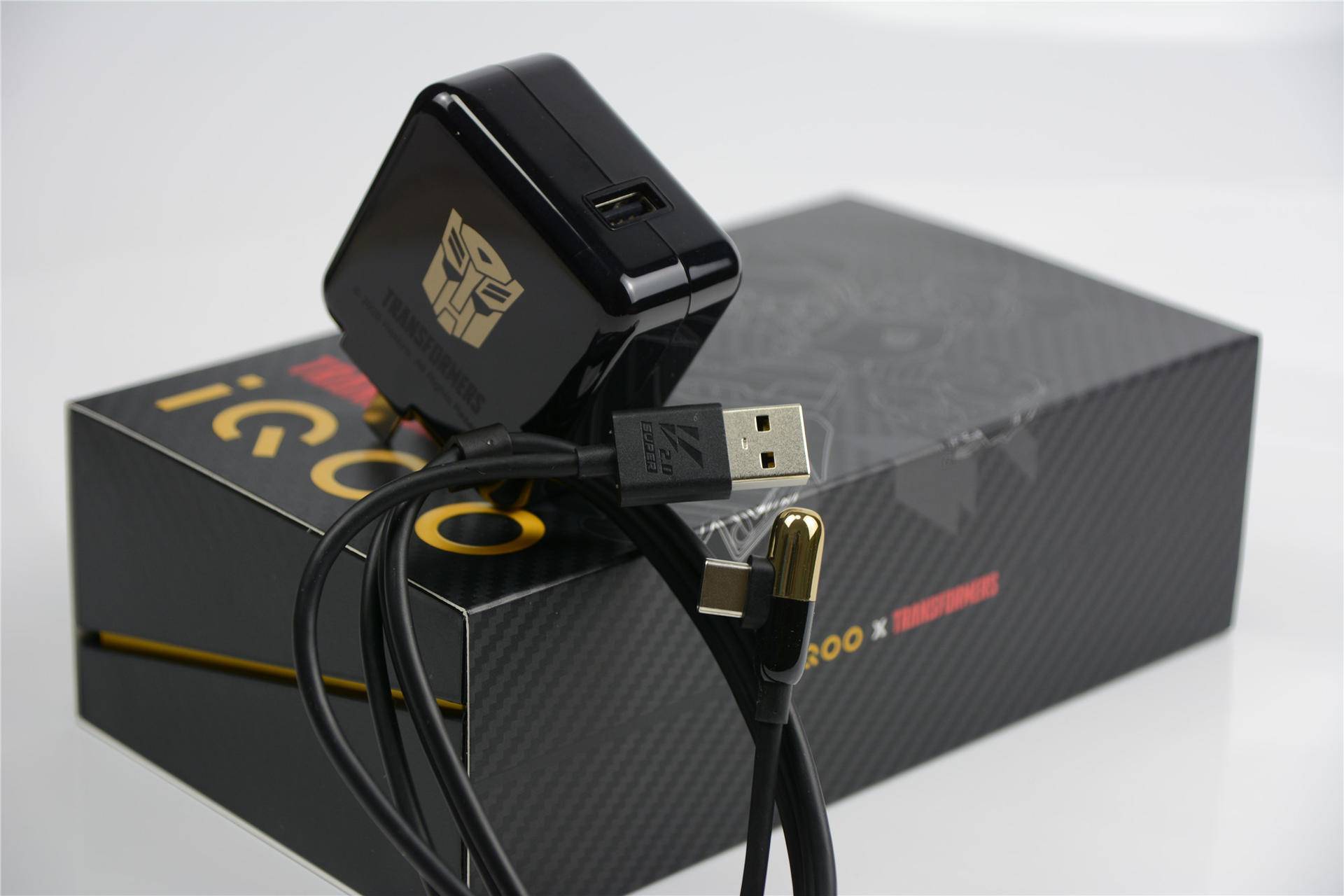 手感|iQOO 3变形金刚限量版，手感一流，要的就是这个范儿