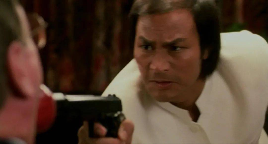 田伟强|原创为捧杨紫琼做明星,亿万富豪买下洪金宝公司,一部港片经典诞生了