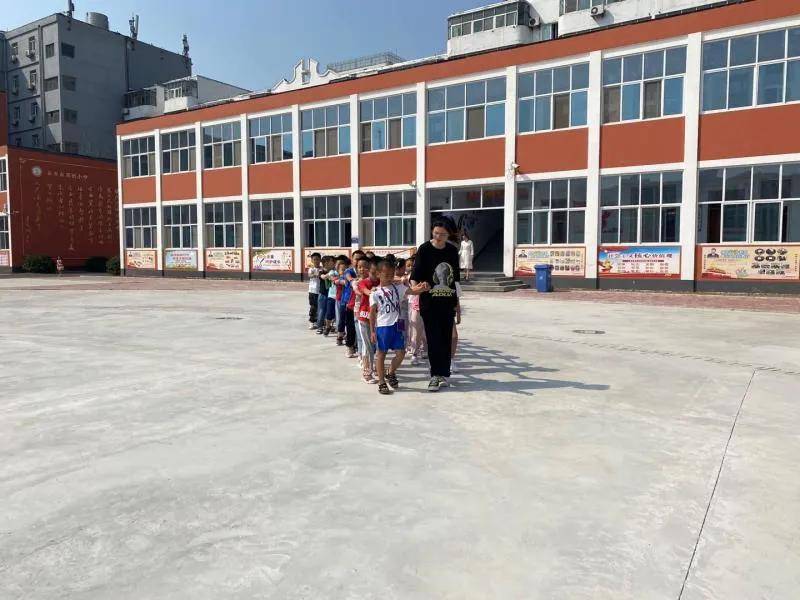 河北衡水市河西小学一年级新生入学