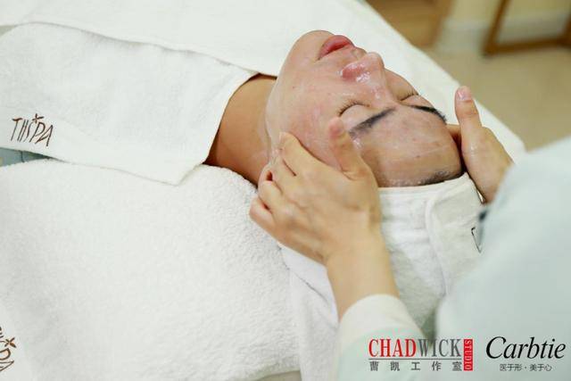 肌肤|知名时尚博主曹凯 素颜无暇的美肤秘诀