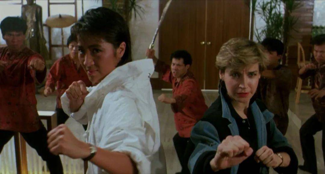 田伟强|原创为捧杨紫琼做明星,亿万富豪买下洪金宝公司,一部港片经典诞生了