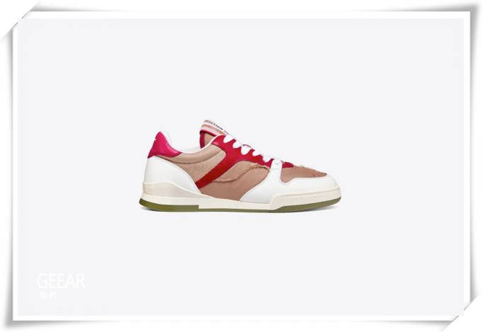 詹妮弗·劳伦斯|詹妮弗·劳伦斯的爱包不止Dior，还有这个低调极简的品牌！