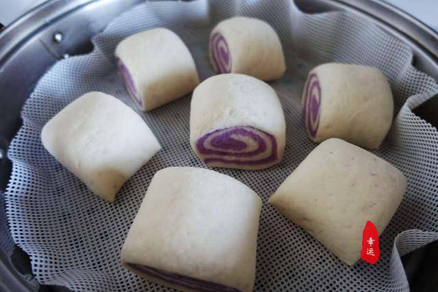 风车|蒸出来的花式馒头，像个风车又像是一朵花用一个紫薯