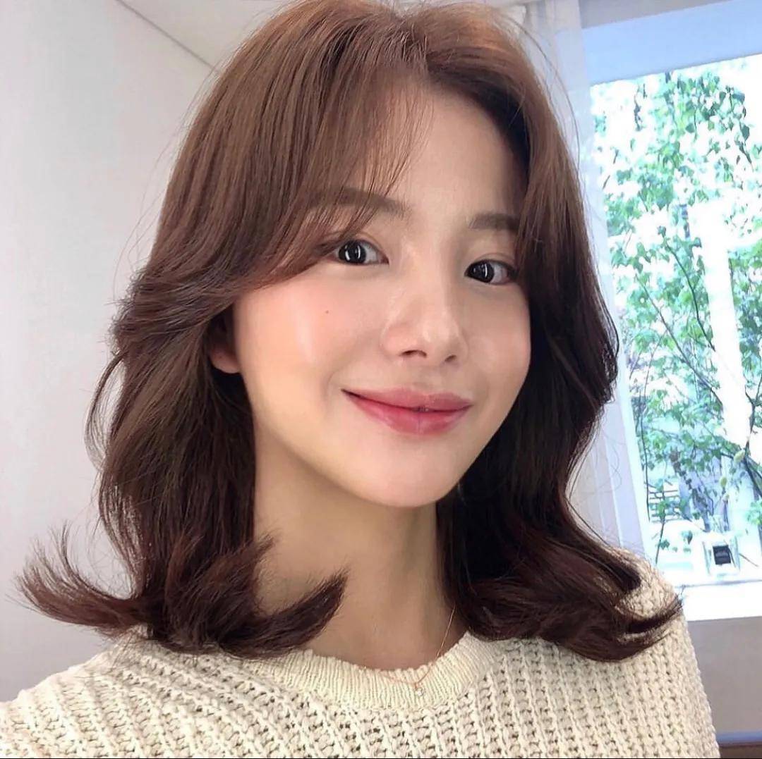 五官|明明撞了杨幂嫩牛五方原生脸，她却能被全网狂吹顶配和高级，凭什么？