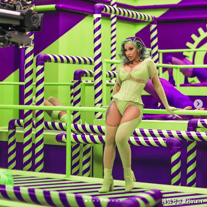 来源|不会打鸣的脱衣舞娘不是好Rapper!卡老师的入党申请书我们已经收到了,Skrr~