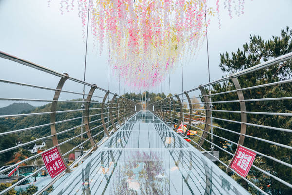 原创贵阳旅行,走玻璃栈道,解锁森林公园,泡温泉,一样都不能少