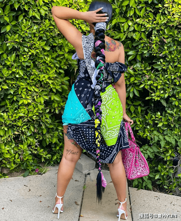 来源|不会打鸣的脱衣舞娘不是好Rapper!卡老师的入党申请书我们已经收到了,Skrr~