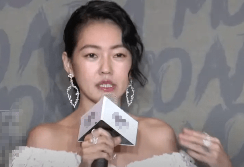 状态|小S状态回升，脸部瘦下来不再“浮肿”，看起来有些疲惫