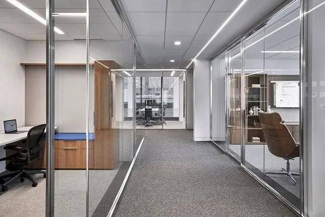 贝茨怀特|简约优雅,光影流动,这个办公室设计太有艺术感了