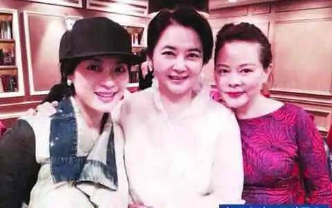 38岁的孙俪越长越像梅婷,眼珠越来越凸