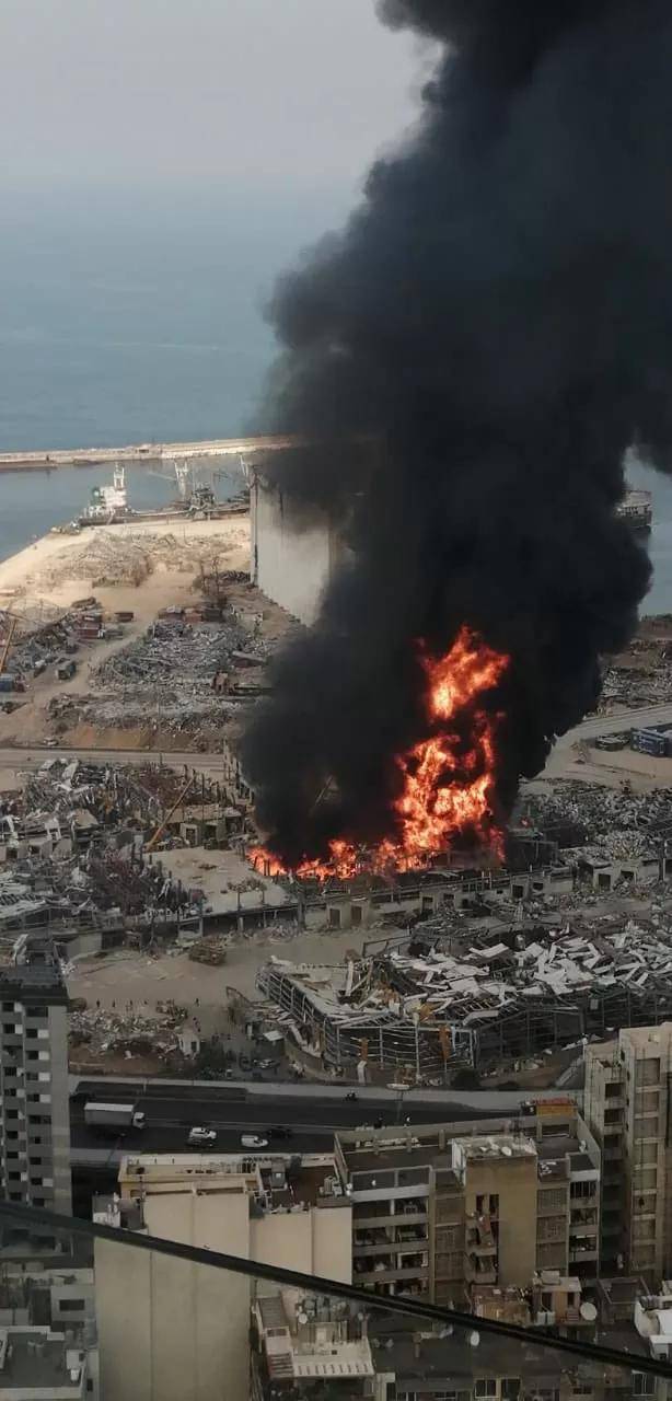 突发!继港口发生大爆炸后贝鲁特港又发生大火