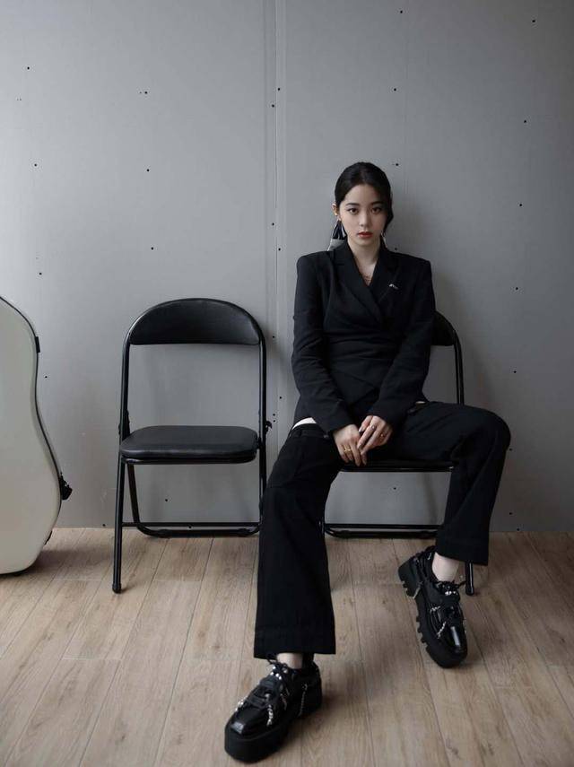 造型|真正会穿的女人,秋天都不会错过这3个“配饰”,看杨幂就知道了